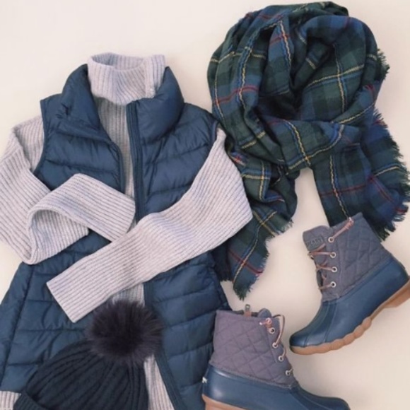 Fall Fashion Mystery Box 3-5 pieces cozy warm - Picture 6 of 8